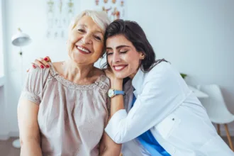 Γυναίκα ζητείται για φροντίδα ηλικιωμένης κυρίας & οικιακά (Μερική απασχόληση)