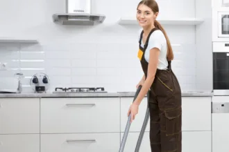 Καθαρίστρια πλήρους απασχόλησης ζητείται από ψητοπωλείο