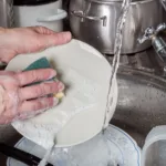 Ζητούνται άτομα για καθαριότητα, λάντζα & κουζίνα από κατάστημα εστίασης