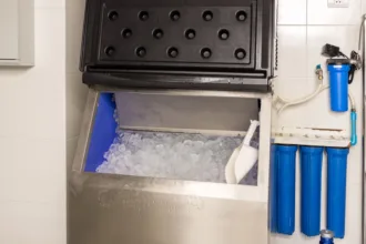 Υπάλληλος ζητείται για απασχόληση στην παραγωγή πάγου