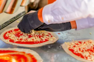 Πιτσαδόρος ζητείται για πλήρη απασχόληση