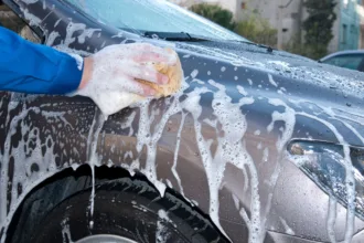 Πλύντες αυτοκινήτων ζητούνται για πενθήμερη απασχόληση