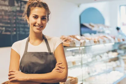 Πωλήτριες πλήρους απασχόλησης ζητούνται από αρτοζαχαροπλαστείο
