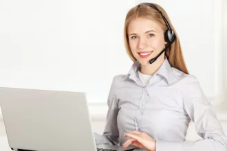 Τηλεφωνήτρια ζητείται από δικηγορικό γραφείο για τηλεφωνική υποστήριξη