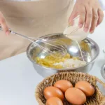 Ζητείται άμεσα βοηθός ζαχαροπλάστη για πλήρη απασχόληση