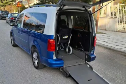 Ζητούνται οδηγοί ταξί για μεταφορά ΑμεΑ