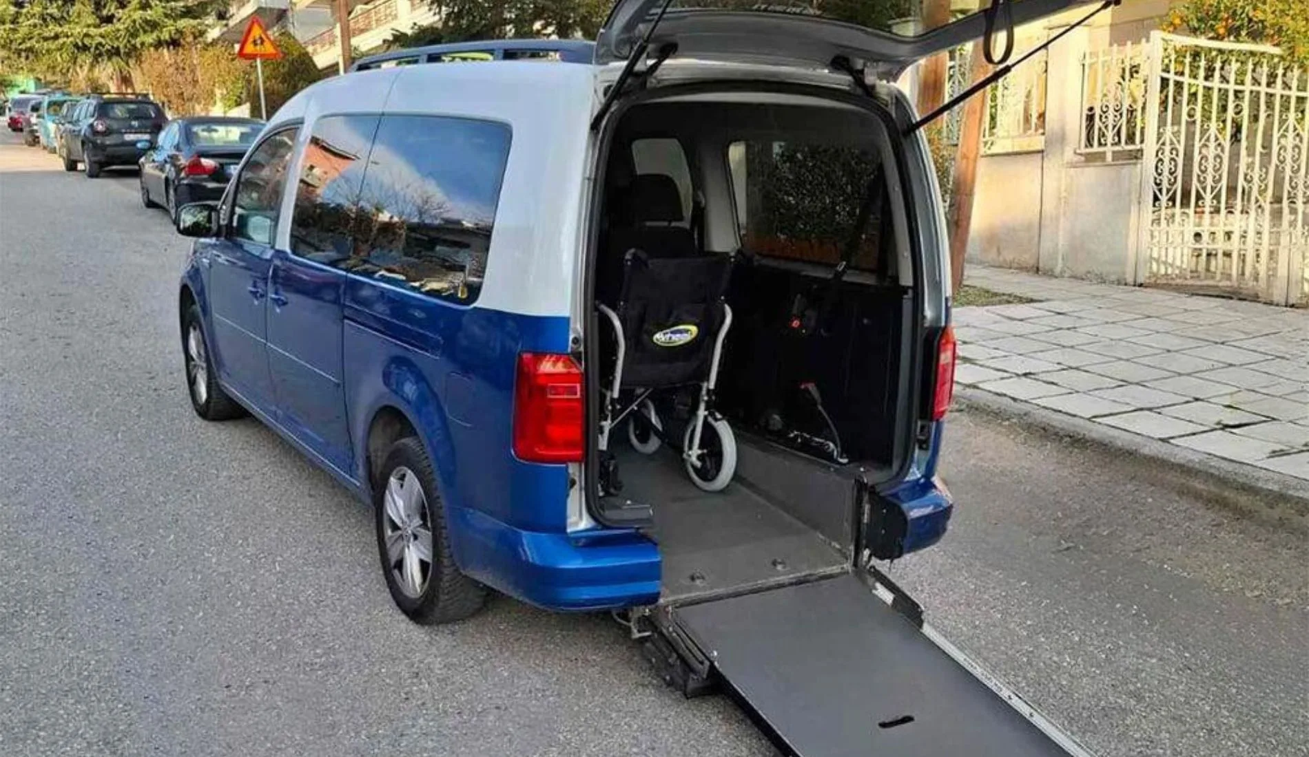 Ζητούνται οδηγοί ταξί για μεταφορά ΑμεΑ