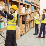 Εταιρεία συσκευασίας ζητά άτομα για καθήκοντα αποθήκης