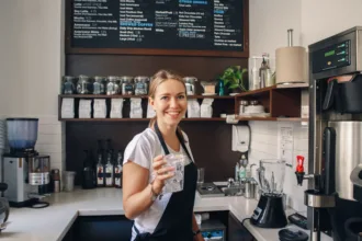 Barista ζητείται από παιδότοπο για την παρασκευή καφέ