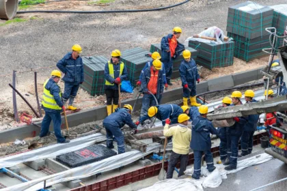 Εργάτες ζητούνται για την κατασκευή σιδηροδρομικού έργου