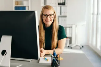 Γραμματέας ζητείται από κέντρο ξένων γλωσσών