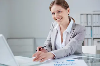 Ζητείται γραμματέας από ιατρείο για μερική απασχόληση
