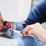 Κοπτοράπτρια/γαζώτρια ζητείται από βιοτεχνία φασόν για μακό & φούτερ