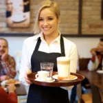 Άτομο ζητείται για σερβίρισμα πελατών σε café bar ξενώνα