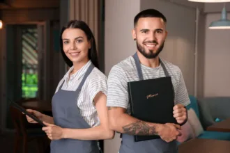 Σερβιτόρος & βοηθός σερβιτόρου ζητούνται από κεντρικό εστιατόριο