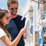 Πωλήτρια ζητείται από τουριστικό κατάστημα