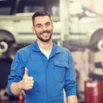Ζητείται μηχανικός αυτοκινήτων & βοηθός μηχανικού αυτοκινήτων
