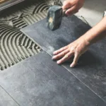 Ζητούνται τεχνίτες με γνώσεις από πλακάκια και γυψοσανίδες