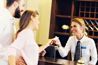 Υπεύθυνος/Υπεύθυνη Front Desk ζητείται από ξενοδοχείο για τη νέα σεζόν