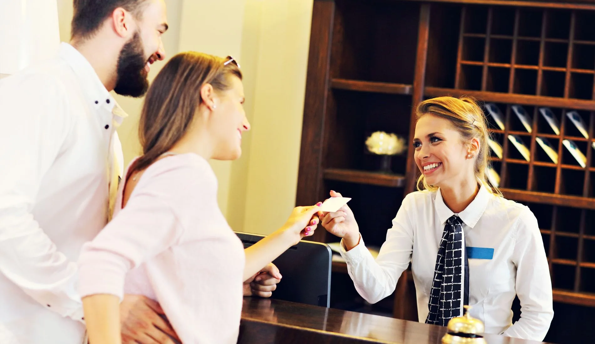 Υπεύθυνος/Υπεύθυνη Front Desk ζητείται από ξενοδοχείο για τη νέα σεζόν