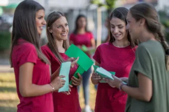 Άτομα ζητούνται για διανομή φυλλαδίων από γνωστό Όμιλο