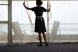 Ξενοδοχείο αναζητά καμαριέρα για πλήρη απασχόληση