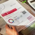 Ηλεκτρικό ρεύμα: Πότε έρχεται το κόκκινο τιμολόγιο, τι αλλάζει στις χρεώσεις