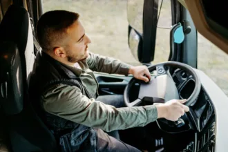 Ζητούνται οδηγοί Ε' κατηγορίας για μεταφορές εσωτερικού