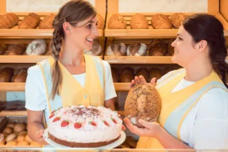 Πωλήτρια ζητείται από αρτοζαχαροπλαστείο για πλήρη ή μερική απασχόληση