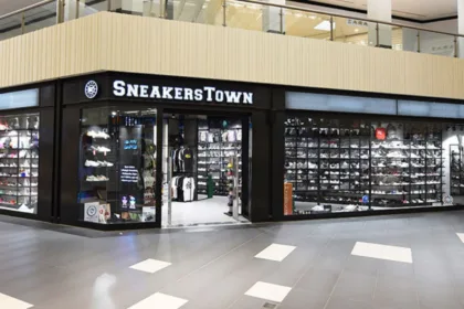 Το SneakersTown αναζητά προσωπικό για κατάστημά του
