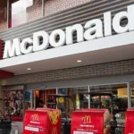 Η αλυσίδα McDonald’s ζητά πρoσωπικo για τα καταστήματά της