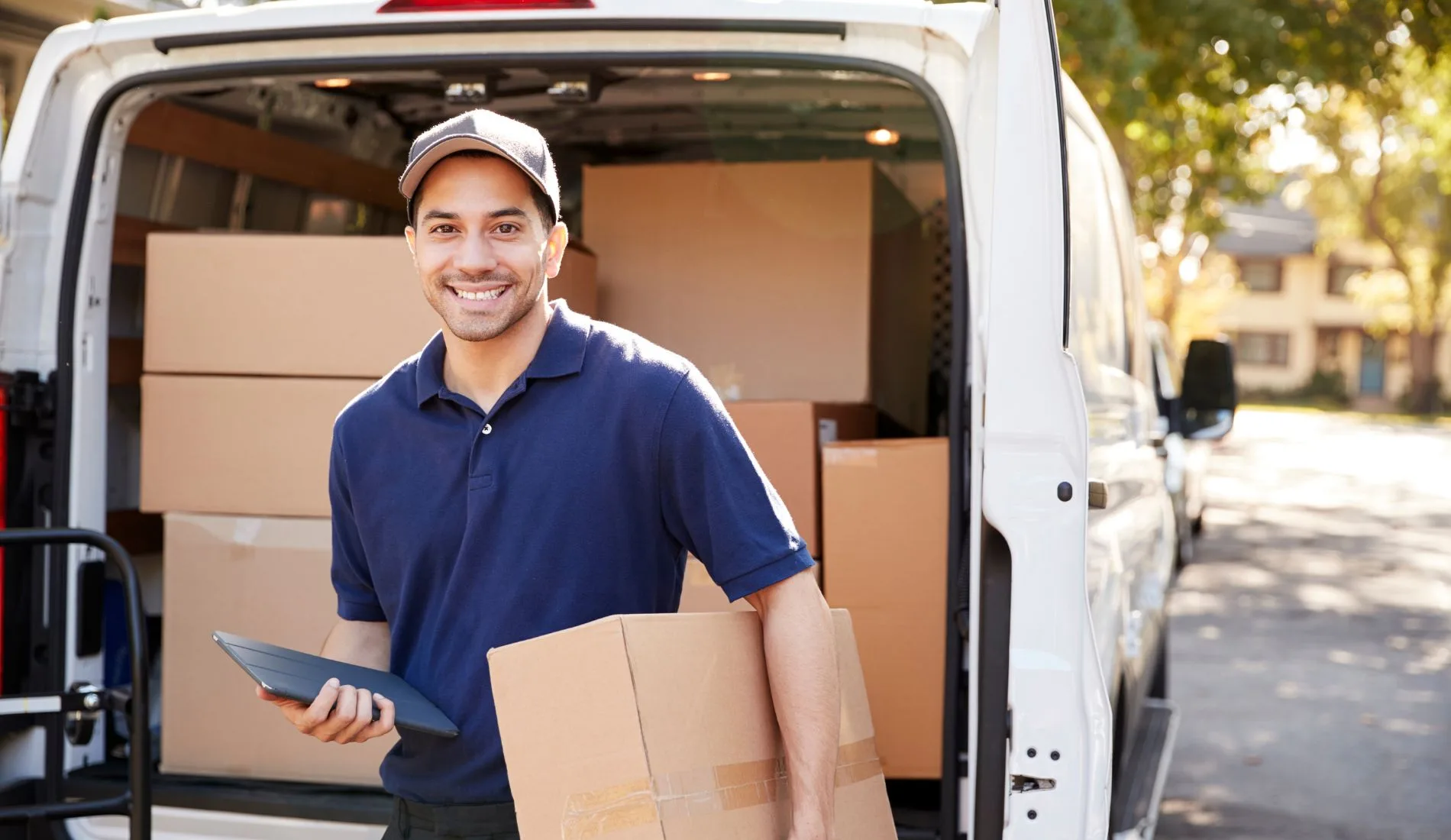 Διανομείς/Couriers ζητούνται από εταιρεία για διανομή αποστολών